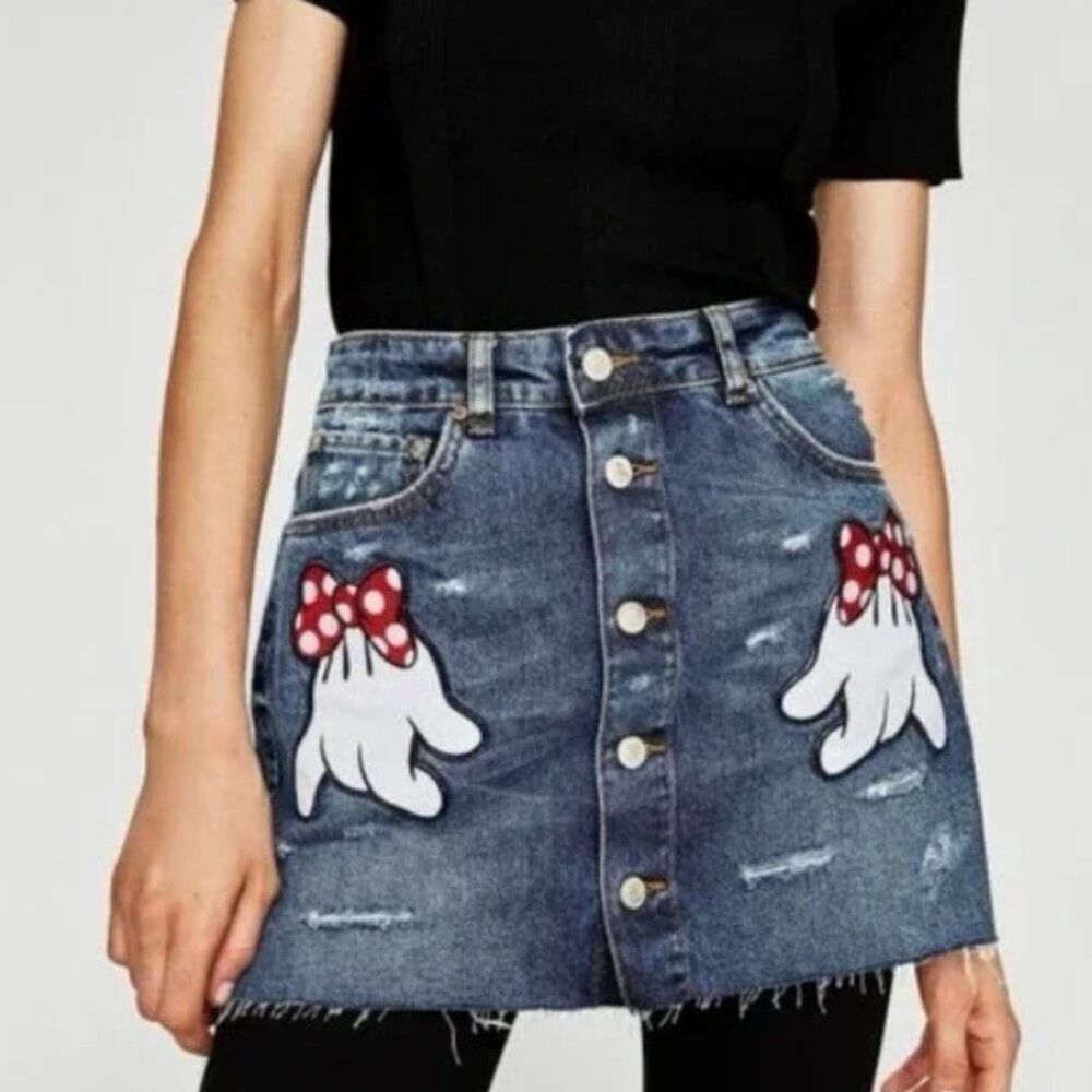 Zara small Denim Skirt with Minnie Mouse Mickey Mouse Patch button up